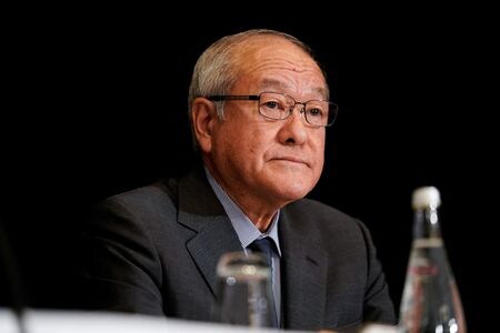 　６月２８日、鈴木俊一財務相（写真）は為替市場の動向について「行き過ぎた動きがあれば適切に対応する」との認識を改めて示した。写真は４月、米ワシントンで撮影（２０２３年　ロイター/Elizabeth Frantz）