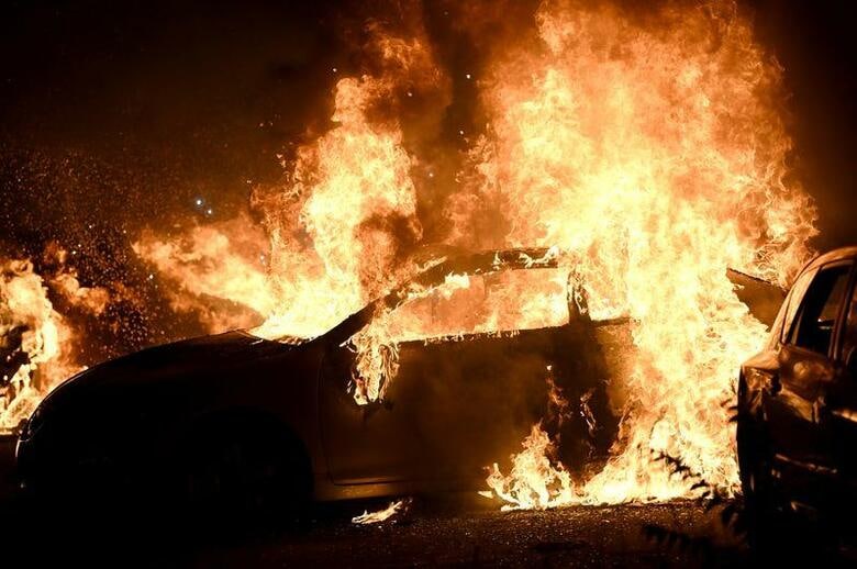 黒人男性が警官から撃たれ負傷する事件が起きた米ウィスコンシン州のケノーシャでは、抗議活動が続き黒人のビジネス地区で放火も起こっている。写真は24日、ケノーシャで撮影(2020年　ロイター/Stephen Maturen)