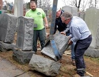米フィラデルフィアのユダヤ教徒墓地　墓石約100基倒される