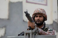 周囲を「敵国」に囲まれたパキスタン...頻発する「国境紛争」が、経済危機にとどめを刺すのか