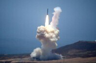 米軍、ICBM迎撃実験に初成功　北朝鮮ミサイルの防衛態勢強化