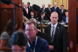 アングル：ＡＩ業界による「自主基準」策定にかじを切るトランプ氏、有権者の懸念を意識