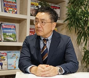 本誌・編集長、長岡義博