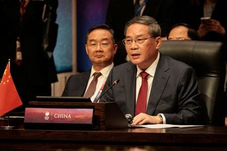 　９月６日、インドネシアのルフット調整相（海事・投資）は、同国を訪問中の中国の李強首相と、中国が支援するジャワ島の高速鉄道を延伸する可能性について話し合ったと明らかにした。写真は李首相。代表撮影（２０２３年　ロイター）