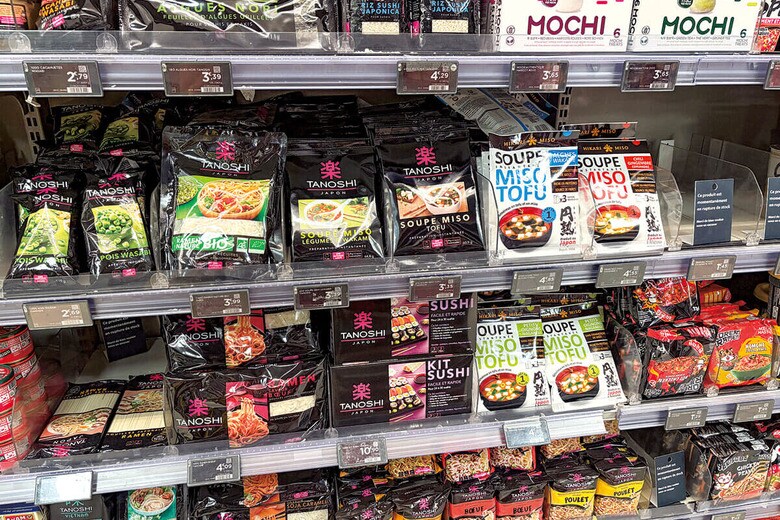 パリのスーパーに並ぶ日本の食材　KARYN NISHIMURA