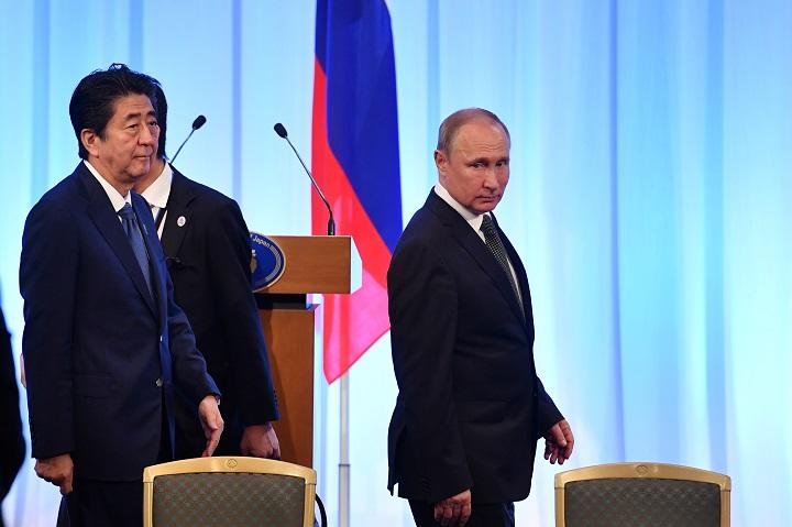 安倍政権時代には領土問題の進展をうかがわせたが……（写真は2019年） Yuri Kadobnov/Pool via REUTERS