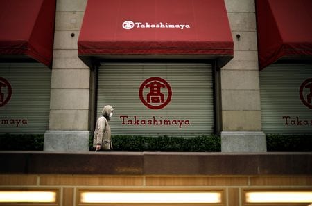 都内の高島屋店舗前で2020年3月撮影。 REUTERS/Issei Kato
