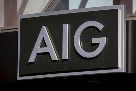 米保険大手アメリカン・インターナショナル・グループ（ＡＩＧ）は１４日、２００８年の金融危機で注目された子会社のＡＩＧファイナンシャル・プロダクツ（ＦＰ）が連邦破産法１１条（日本の民事再生法に相当）の適用を申請したと発表した。写真は２０１５年３月、ニューヨークで撮影（２０２２年　ロイター/Brendan McDermid）