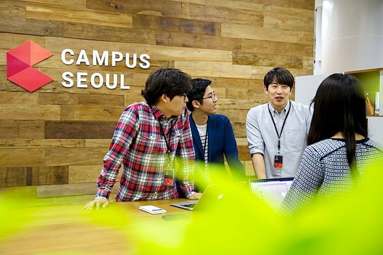 　文字通り大学のキャンパスのような雰囲気　Thomas Peter-REUTERS