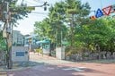 ソウル市中区新堂洞に位置する私立学校・奨忠（チャンチュン）初等学校（撮影＝筆者）