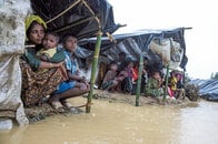 ロヒンギャ難民に迫るコレラと洪水の新たな脅威