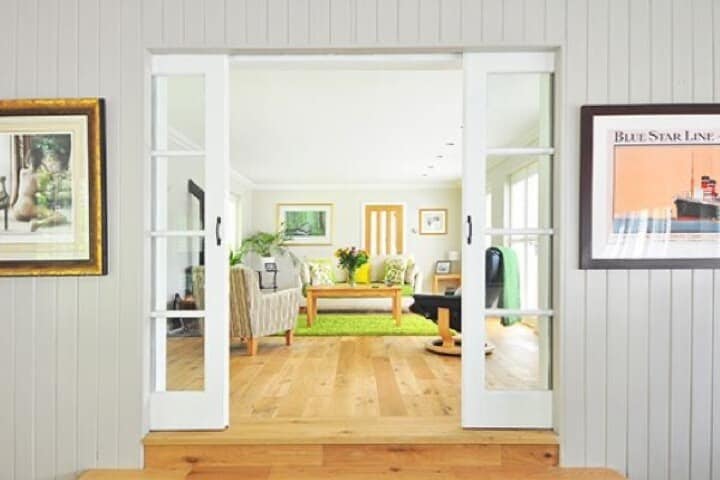 デザイン性の高いインテリアのある部屋