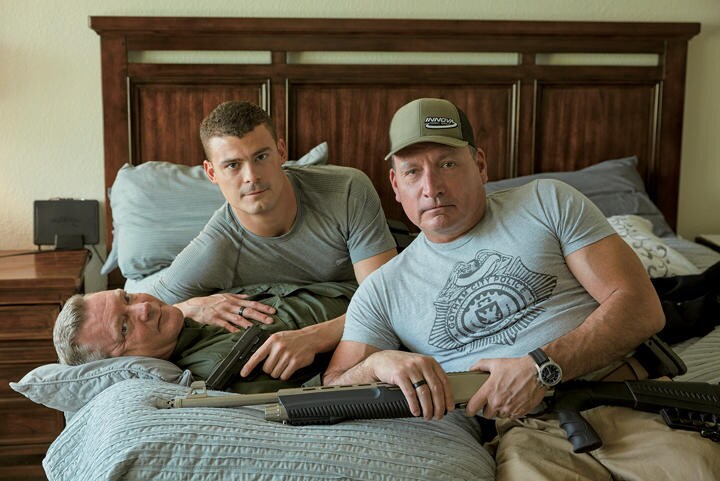 ＜銃規制にはいろいろな選択肢があるが、私たちはこう理解している「警察は常に全ての場所にはいない」＞（キャプションは本文後に続く）