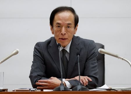 　５月１０日、日銀の植田和男総裁（写真）は、参院決算委員会で、保有する上場投資信託（ＥＴＦ）の処分の具体的な方法について、現時点で述べるのは時期尚早だが「処分価格は時価になると考えている」との見解を示した。写真は都内で４月撮影（２０２３年　ロイター／Issei Kato）