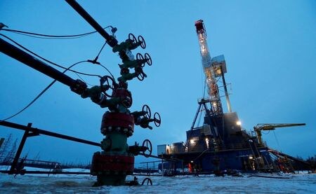 米原油先物価格は６日、１％近く下落している。欧州で新たにロックダウン（都市封鎖）が再導入され、今後の原油需要が不透明となっているほか、米大統領選の結果判明が遅れていることから警戒ムードが広がっている。写真は、ロシアのイルクーツク州にあるヤラクタ油田。２０１９年３月１９日に撮影。（２０２０年　ロイター／Vasily Fedosenko）