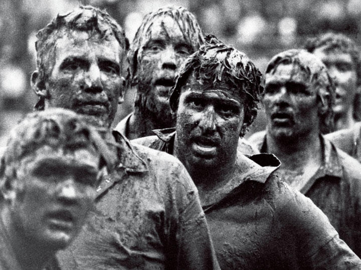 若手で構成するオールブラックス・ジュニアが首都ウェリントンで全英連合ブリティッシュ・アイルズに19対9で敗れた試合は「マッドメン・マッチ（泥まみれの男たちの試合）」と呼ばれる（1977年）