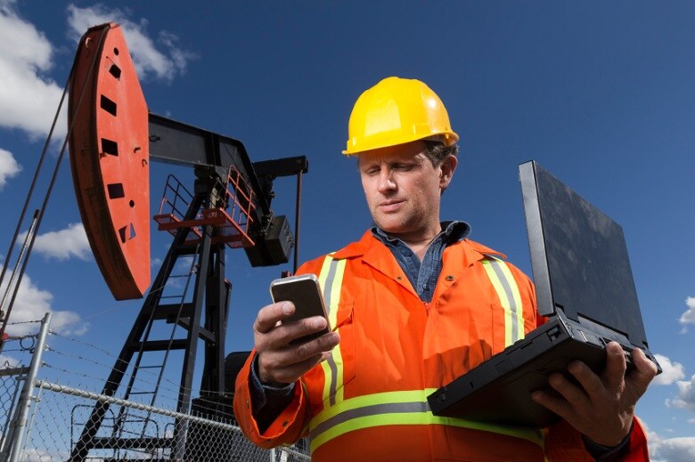 このまま先進国経済が原油安のメリットをうまく享受していけば、2016年の世界経済は比較的安定的に推移することになるが、気になるのは米国が持つ石油に関する二面性だ　Shotbydave-iStcokphoto.com