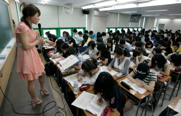 ソウルの塾で英語を教えるカリスマ講師　 Lee Jae Won - REUTERS