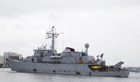 　１月２９日、エストニアのハンノ・ペフクル国防相は、バルト海で海底光ファイバーケーブルの損傷が相次いでいる問題について、バルト海を航行する海運会社に課税し、海底ケーブルの保護費用に充てる案を示した。コペンハーゲンの港で２７日撮影（２０２５年　ロイター/Tom Little）