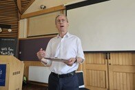 「カブール陥落」から3年...英国最後の駐アフガン大使はその時、何を考えたか