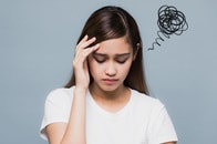 頭痛やめまい、「これ病院に行くべき？」はネットじゃ分からない