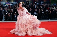 レディー・ガガも闘った──『スター誕生』主演の歌姫3人が乗り越えた過去の自分