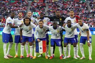 選挙で台頭の極右政党に、サッカー仏代表の主力黒人選手が反攻──エムバペ、テュラムも