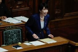 日本経済はデフレでなくリフレ政策必要な局面でない＝高市首相