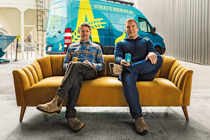アスレティック・ブルーイング社のジョン・ウォーカーとビル・シュフェルト