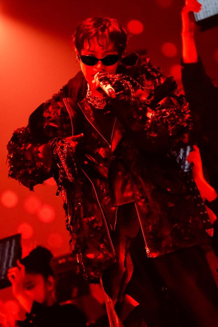 公演の幕開けはj-hopeのパートから始まる「Hooligan」　(P)&(C)BIGHIT MUSIC