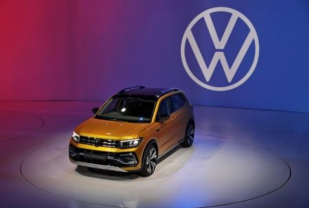 ２月２日、 ドイツ自動車大手フォルクスワーゲン（ＶＷ）は、インド当局からの未納税金１４億ドルの支払い請求の取り消しを申し立てる訴訟を起こした。写真はニューデリーで行われたVWのイベントで２０２０年２月撮影（２０２５年　ロイター/Anushree Fadnavis）