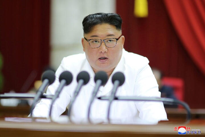 金正恩政権は、経済制裁による経済難で乱れた治安を恐怖政治で抑え込もうとしているが……　KCNA-REUTERS