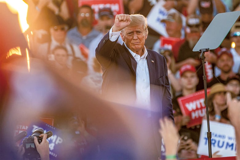 テキサス州で行われた選挙イベントに登場したトランプ（3月25日）　SERGIO FLORESｰBLOOMBERG/GETTY IMAGES