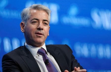　１１月２８日、著名投資家ビル・アックマン氏は米連邦準備理事会（ＦＲＢ）が来年第１・四半期にも利下げを開始するとの予想を示した。２０１７年５月１８日、ラスベガスで撮影（２０２３年　ロイター/Richard Brian）