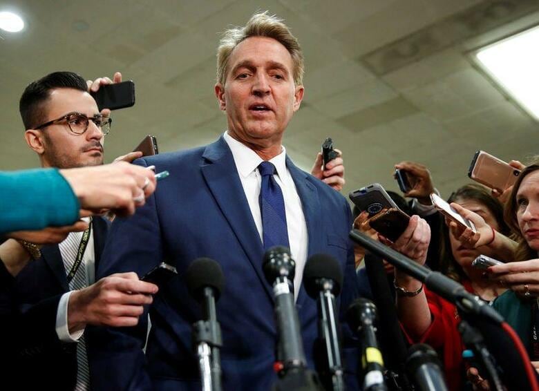 米共和党元議員20人超が24日、11月の大統領選で再選を目指すトランプ大統領ではなく、野党民主党候補のジョー・バイデン前副大統領を支持する方針を表明した。写真はジェフ・フレーク元議員。2018年11月撮影(2020年　ロイター/JOSHUA ROBERTS)
