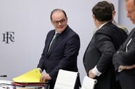 マクロン仏大統領、首席補佐官交代　中銀総裁指名に布石か