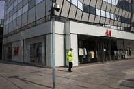 中国で外国小売りブランド相次ぎ「炎上」　ウイグル問題めぐりやり玉に