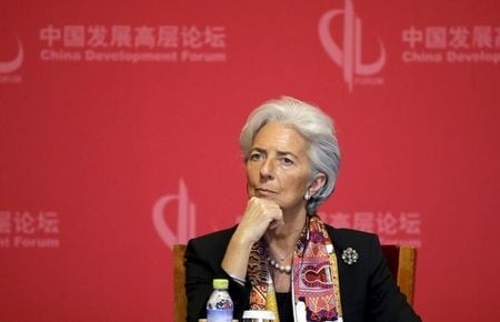 　５月７日、ＩＭＦはアジア太平洋経済見通しを発表し、中国について、介入を減らし為替政策の柔軟性を高めるべきと指摘。ラガルド専務理事、３月に北京で行われた中国発展フォーラムで撮影（２０１５年　ロイター/Jason Lee）