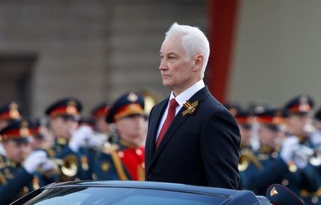 ロシア国防省は２７日、ウクライナが欧州の一部の国の支援を受け、ロシアが主導する直接和平交渉を頓挫させるために「挑発的な措置」を取ったと主張した。ベロウソフ国防相、９日撮影（２０２５年　ロイター/Maxim Shemetov/File Photo）