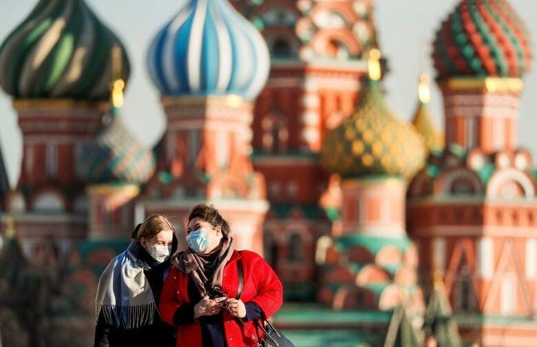ロシアの首都モスクワの当局は、新型コロナウイルスの感染者が1000人を超えたことを受け、部分的なロックダウン（都市封鎖）を実施すると発表、市民に対し30日から自宅にとどまるよう指示した。写真は26日の赤の広場（2020年　ロイター/Shamil Zhumatov）