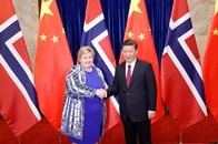 中国とノルウェーの関係正常化、鍵は「ノーベル平和賞」と「養殖サーモン」