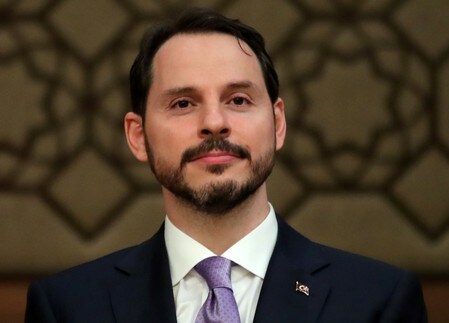 　７月１２日、トルコの新財務相に任命されたエルドアン大統領の娘婿、アルバイラク氏は、中銀は独立していると表明した上で、中銀は経済と市場の状況に応じて必要な措置を講じると述べた。アナドル通信が伝えた。写真はアンカラで９日撮影（２０１８年　ロイター/Umit Bektas）