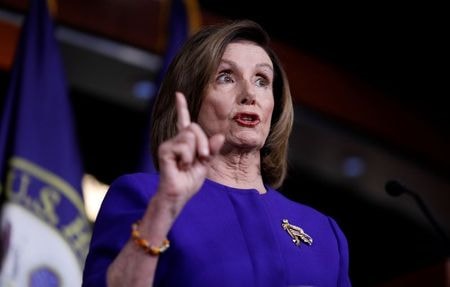 　１月９日、米民主党は、共和党が主導権を握る議会上院でのトランプ大統領の弾劾裁判を巡り、あくまでも証人の招致をめざす方針を示した。写真は民主党のペロシ下院議長（２０２０年　ロイター/TOM BRENNER）