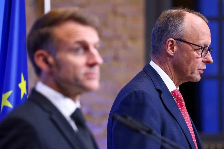 写真は2025年11月18日、独ベルリンで記者会見に臨むメルツ独首相とマクロン仏大統領。 REUTERS/Christian Mang/File Photo