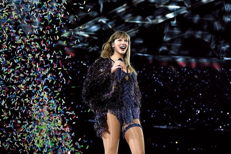 2023〜24年のツアーでは20億ドルを稼ぎ出したテイラー・スウィフト　CARLOS ALVAREZ/GETTY IMAGES FOR TAS RIGHTS MANAGEMENT