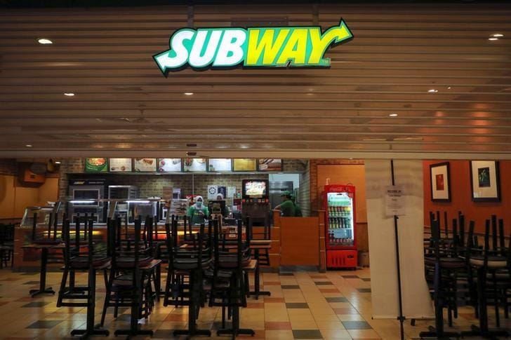 国際労働機関（ILO）は18日、新型コロナウイルスの感染拡大を受け、各国政府が迅速に雇用保全に向けた対応を行わなかった場合、世界的に最大で2500万人近い雇用が失われる恐れがあると警告した。マレーシアで撮影（2020年　ロイター/LIM HUEY TENG）