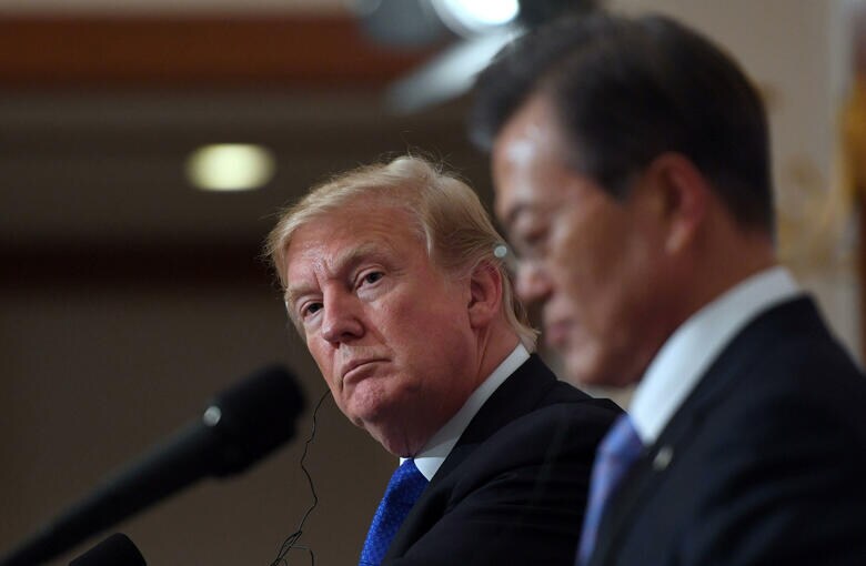 17年11月に訪韓して文在寅大統領と共同会見に臨んだトランプ大統領　Jung Yeon-Je-REUTERS