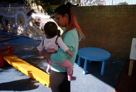 　７月８日、オーストラリア連邦統計局は、政府が新型コロナウイルス対策の一環で保育所の利用料を無料にする措置を導入したため、第２・四半期の消費者物価指数（ＣＰＩ）上昇率が大幅に押し下げられるとの見通しを示した。写真はシドニーの保育施設で２０１３年６月撮影（２０２０年　ロイター／David Gray）