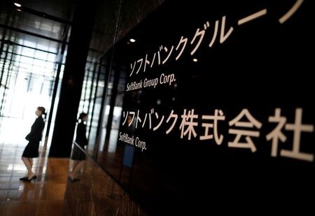 ソフトバンクグループは５日、副社長執行役員チーフ・ストラテジー・オフィサー（ＣＳＯ）の佐護勝紀氏が３月３１日付で辞任すると発表した。本人から申し出があったという。写真は２０２０年９月撮影（２０２１年　ロイター／Issei Kato）