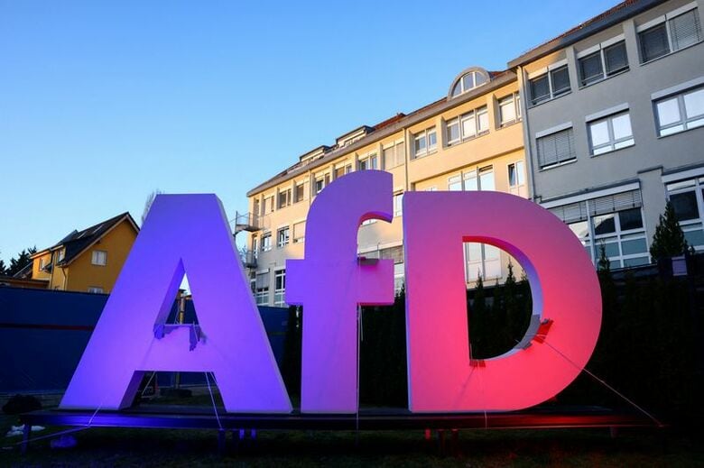 極右政党「ドイツのための選択肢（ＡｆＤ）」のロゴ。2025年2月、ベルリンで撮影。REUTERS/Nadja Wohlleben